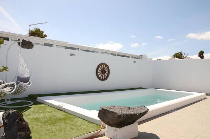 Casa rural para 6 personas, con jardín además de vistas y piscina en Haría - 4