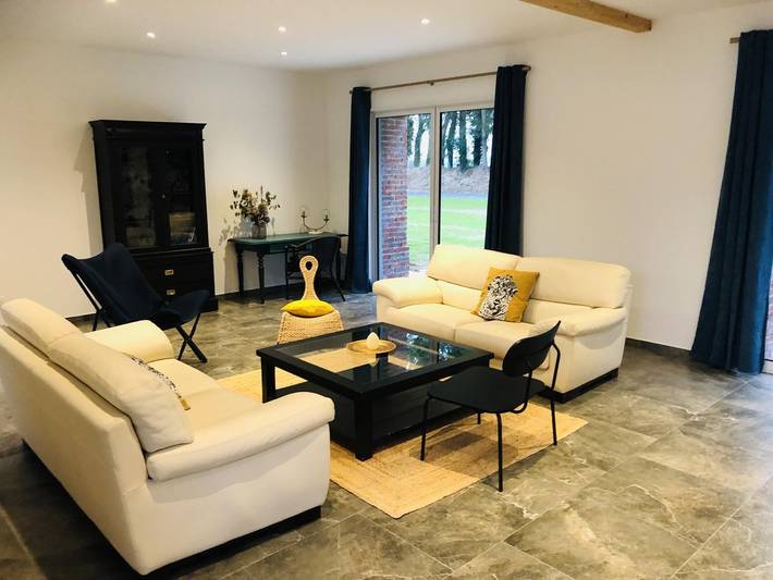 Gîte pour 11 personnes, avec jardin et terrasse dans Saint-Martin-du-Manoir