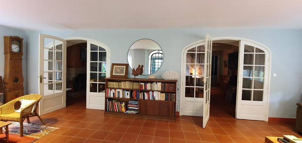 Maison d’hôte pour 4 personnes, avec vue ainsi que terrasse et jardin à Siran