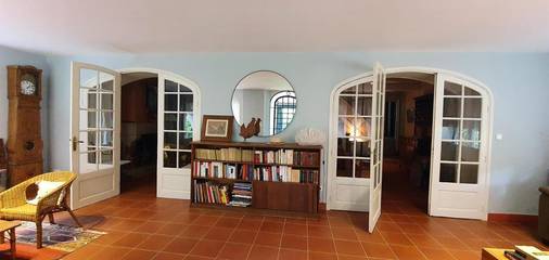 Gîte pour 4 personnes, avec terrasse ainsi que vue et jardin à Siran