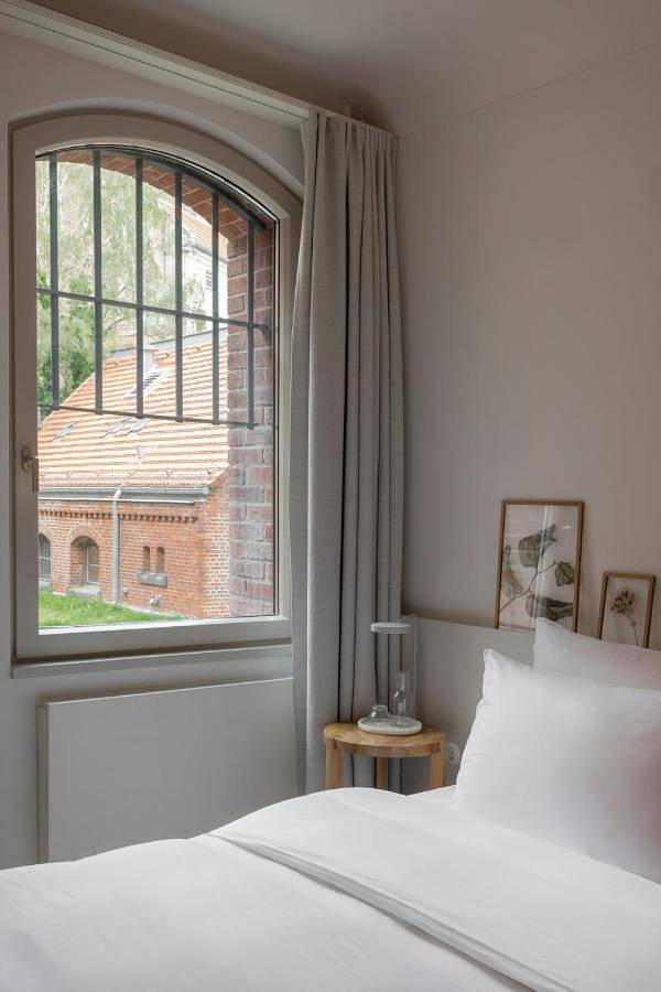 Hotel für 2 Personen, mit Sauna und Garten sowie Ausblick und Pool, mit Haustier in Charlottenburg Berlin - 4