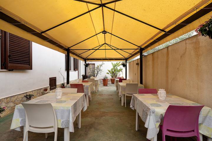 Room 'Demetra Malophoros - 13' with Shared Terrace, Wi-Fi and Air Conditioning in Marinella (Sicily), Castelvetrano (Municipality)