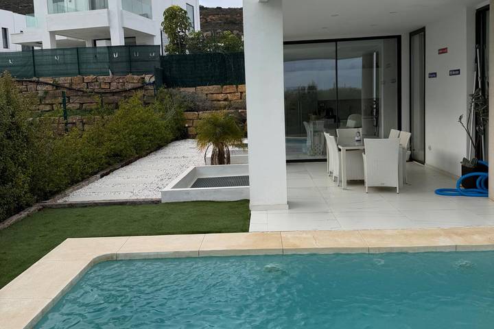 Finca für 8 Personen, mit Meerblick und Garten sowie Pool in San Roque