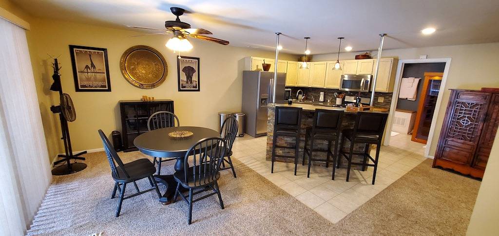 Ganze Wohnung, Couples Retreat with Hot Tub, Sauna & Steam Room in Fort Collins, Larimer County