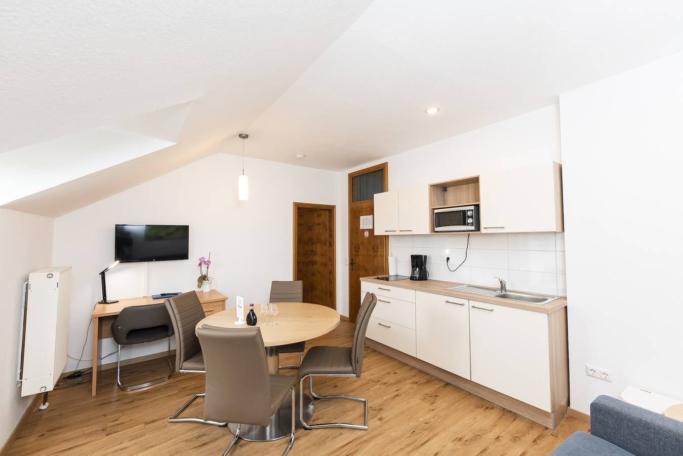 Weingut und Gästehof Borst - Moderne Ferienwohnung mit kostenfreiem Wlan in Nordheim am Main, Fränkisches Weinland