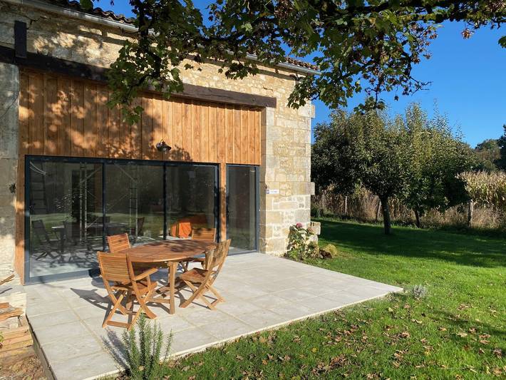Gîte pour 6 personnes, avec terrasse et jardin