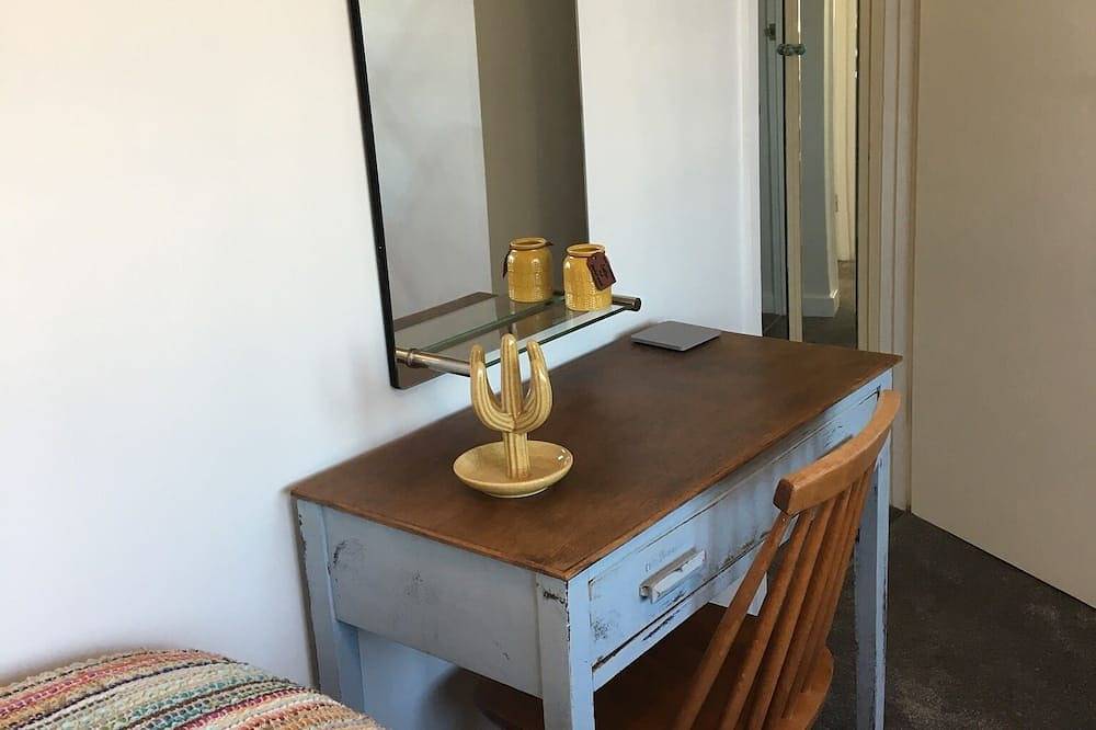 Apartamento entero, Apartamento de lujo con vistas al mar. Capacidad para 4 personas.  Acceso directo a la playa in Ferring, Sussex Occidental