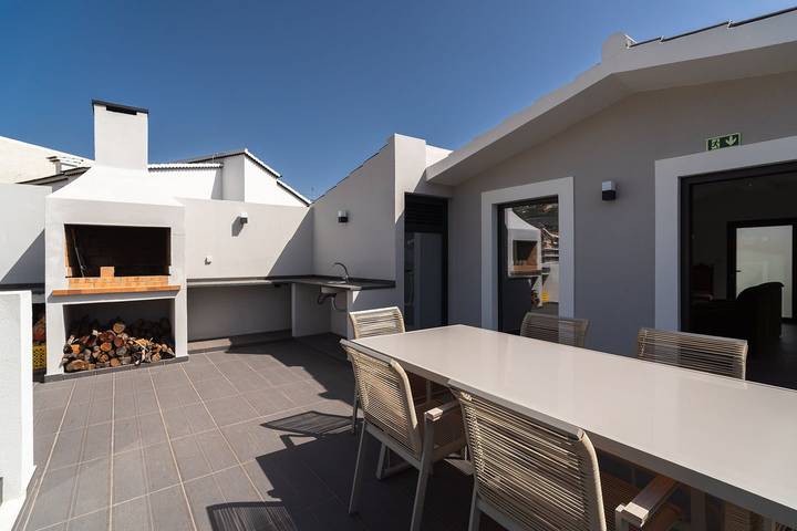 GuestReady-Luxurious Retreat in Câmara de Lobos in Câmara de Lobos, Madeira