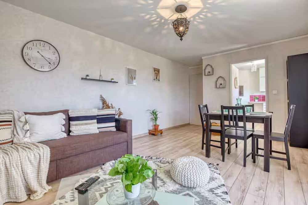 Entire apartment, Coeur d'Atlas Spacious apartment 1mn from Torcy Rer A & regional bus station in Seine-et-Marne