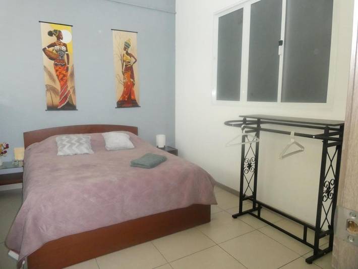 Chambre d’hôte pour 2 personnes, avec terrasse dans Praia