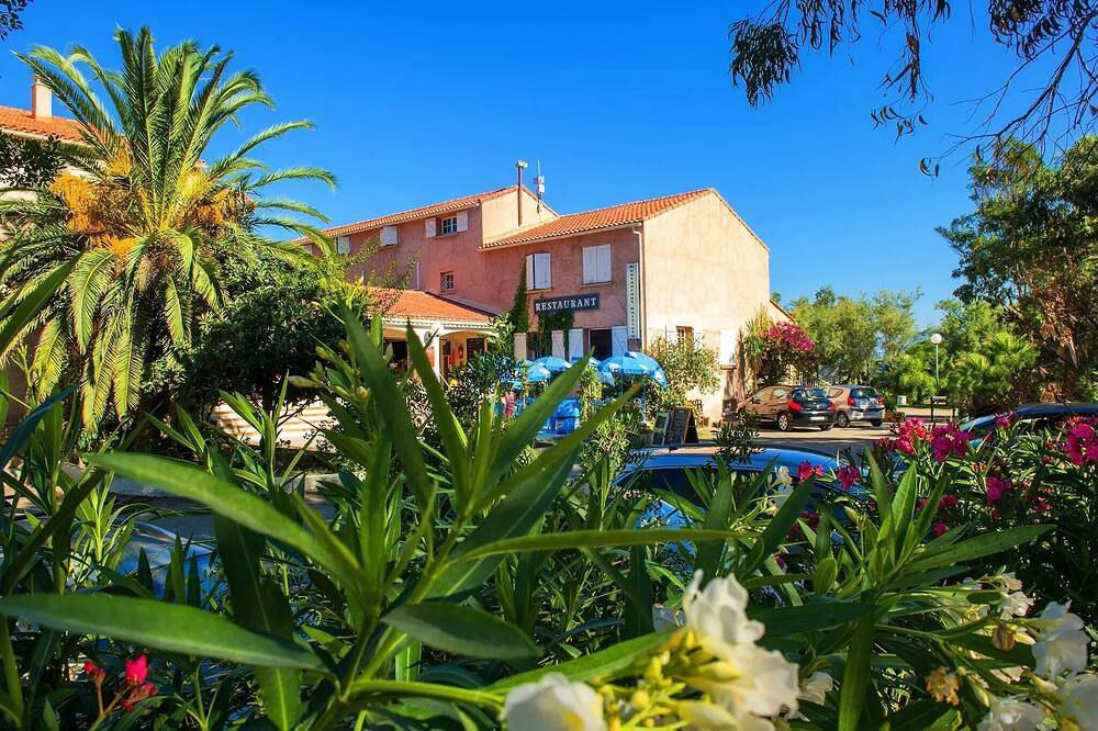 Mobil-home | Comfort | 2 Ch. | 4 pers. | Terrasse surélevée | A/C in Saint-Florent, Région de Calvi