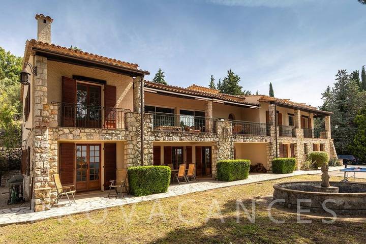 Location de vacances pour 22 personnes, avec jardin et piscine à Cabris - 3