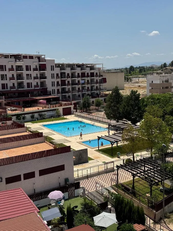 Apartamento de vacaciones para 4 personas, con vistas además de jardín y piscina - 1