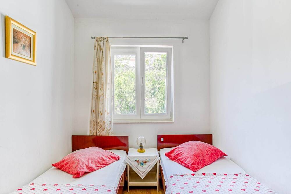 Ganze Wohnung, Ferienwohnung am Meer in Stomorska in Stomorska, Solta