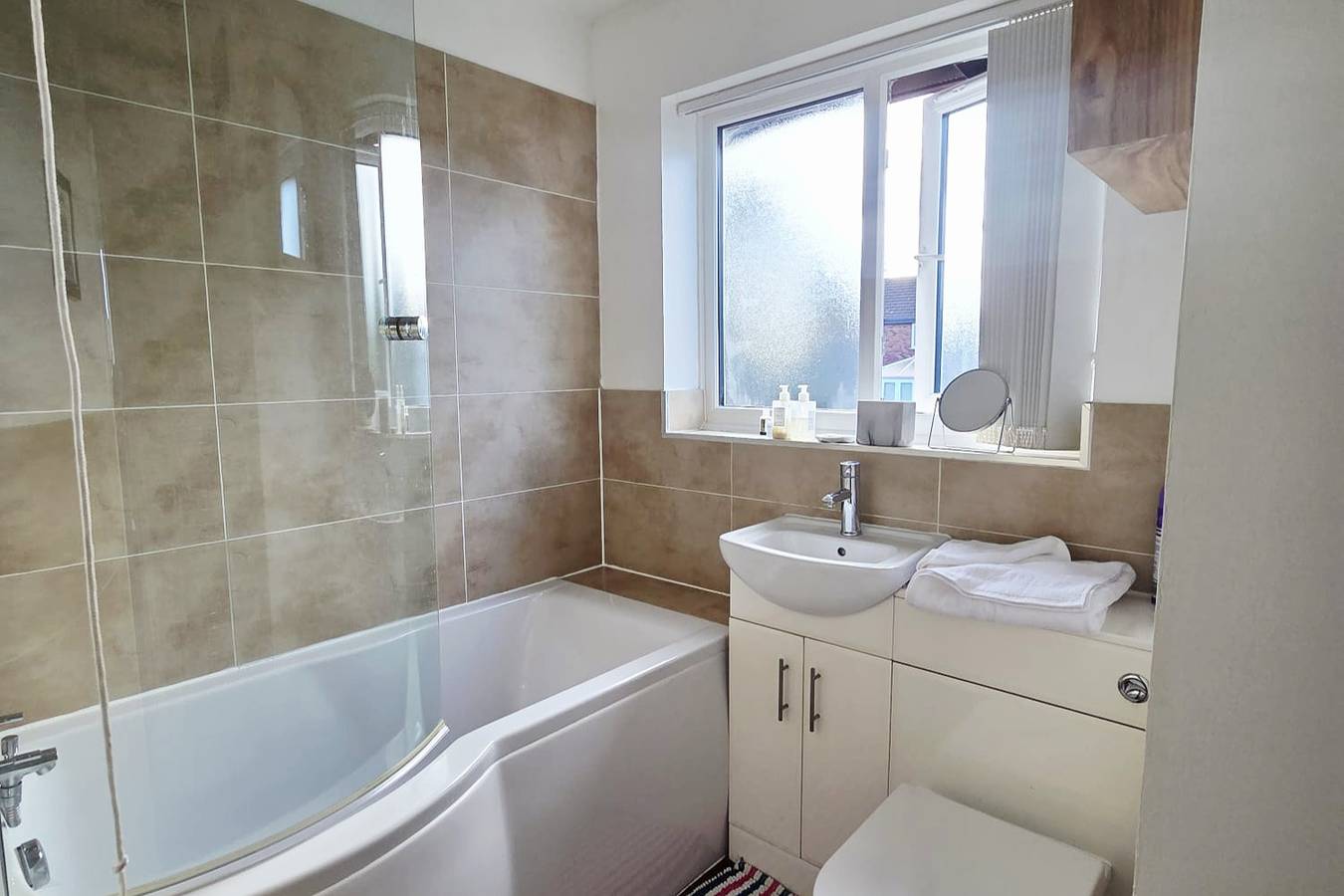 Willow Retreat - House in Burbage- Sleeps2- Garden in Hinckley and Bosworth, Heart of England
