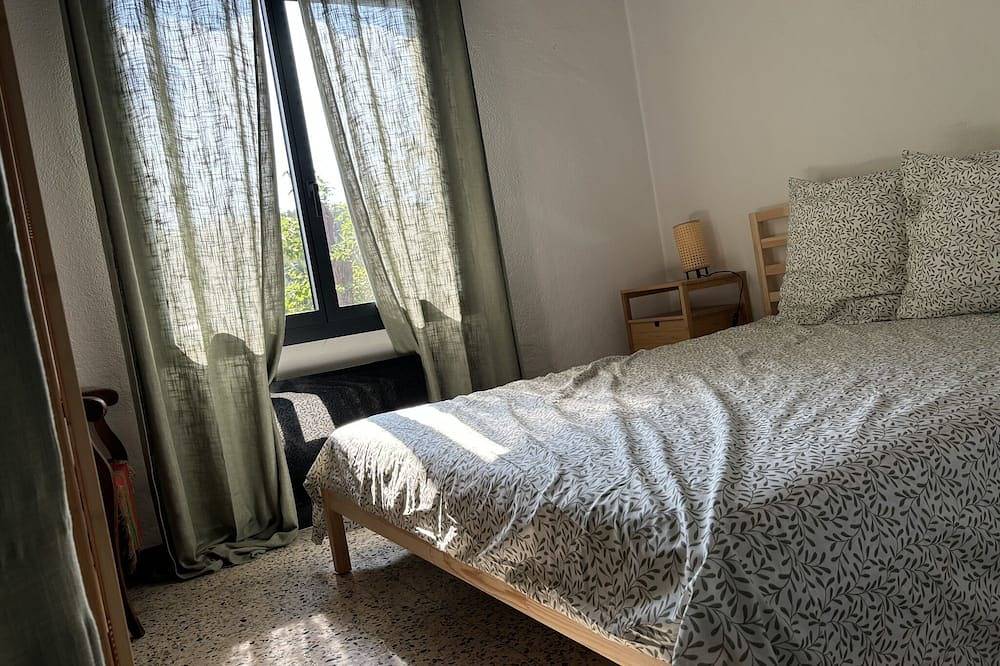 Casa-Básico-Habitación con desagüe-Vista a la Montana in Allauch, Marsella region