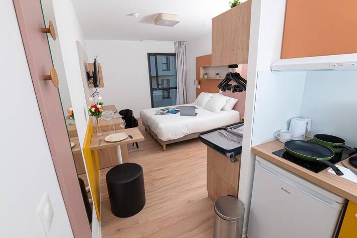Apartahotel para 2 personas, con vistas y terraza, Se admiten mascotas en Costa Azul