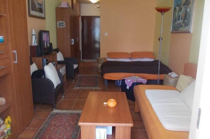 Ferienwohnung für 2 Personen, mit Pool und Balkon sowie Garten, mit Haustier in Karlobag - 2