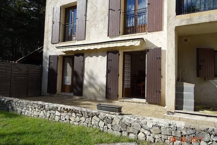 Gîte pour 4 personnes, avec terrasse et jardin à Caille (Alpes-Maritimes)