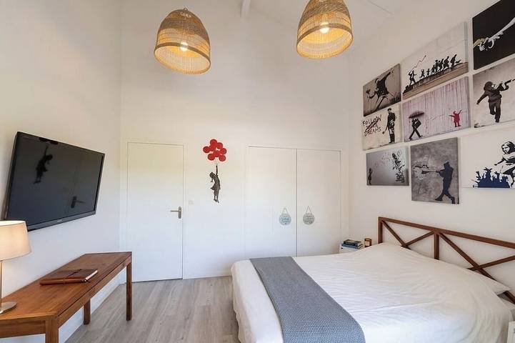 A traditional country home nestled between the ocean, forests, and lakes in Ondres, Côte d’Argent