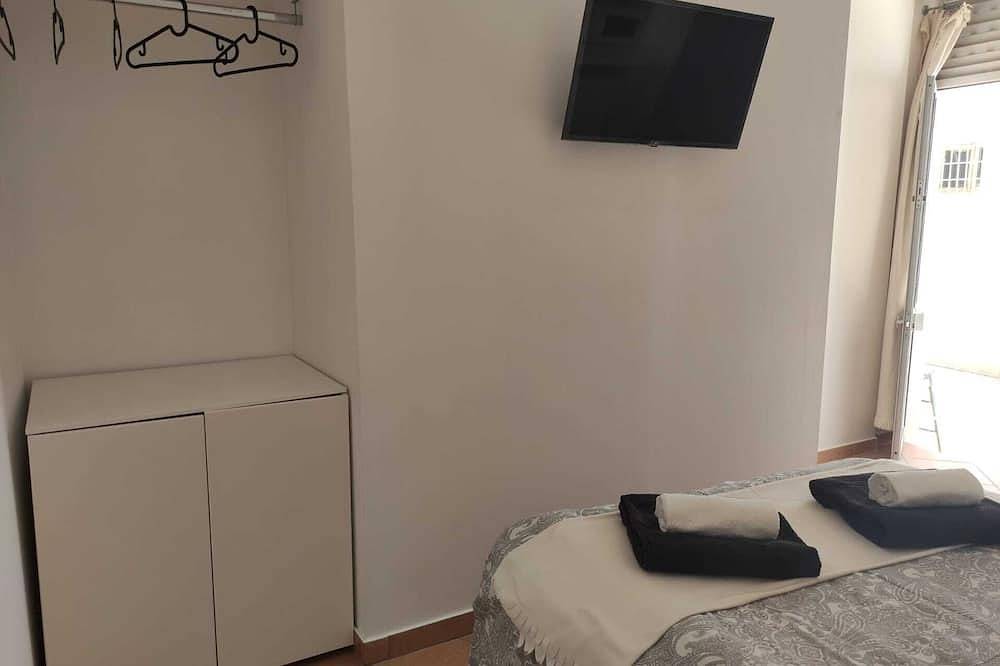 Ganze Wohnung, Ground floor independent studio in historic center, 200 m from the sea in Olhão, Parque Natural da Ria Formosa