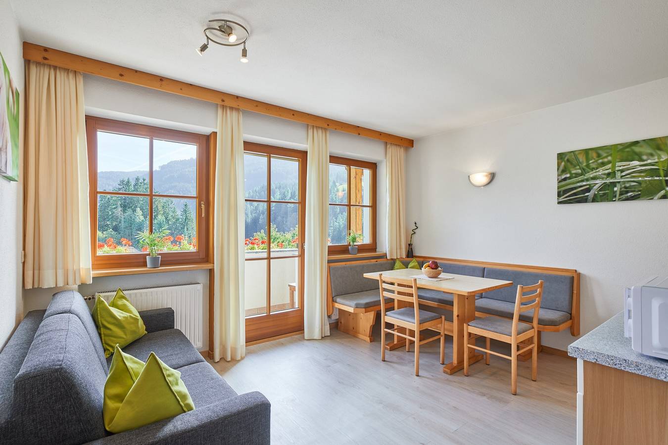 Appartamento intero, Appartamento "Ratschingser Kreuz Blasighof" con vista sulle montagne, Wi-Fi, balcone e giardino in Colle (Racines), Racines
