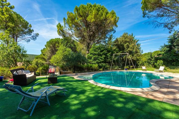 Casa vacanze nel Var: Villa Les Romarins con piscina privata in Le Val, Brignoles e dintorni