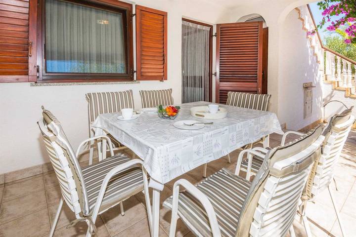 Gîte pour 4 personnes, avec balcon/terrasse et terrasse, adapté aux familles dans Vir - 2