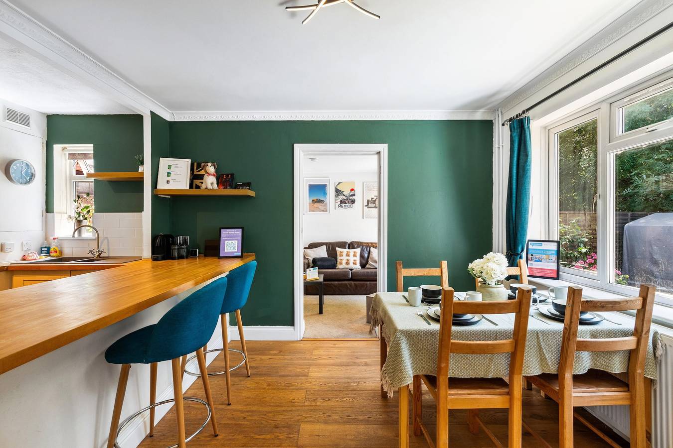 Simply Hidden Garden Parking |By My Getaways in Sussex Occidental
