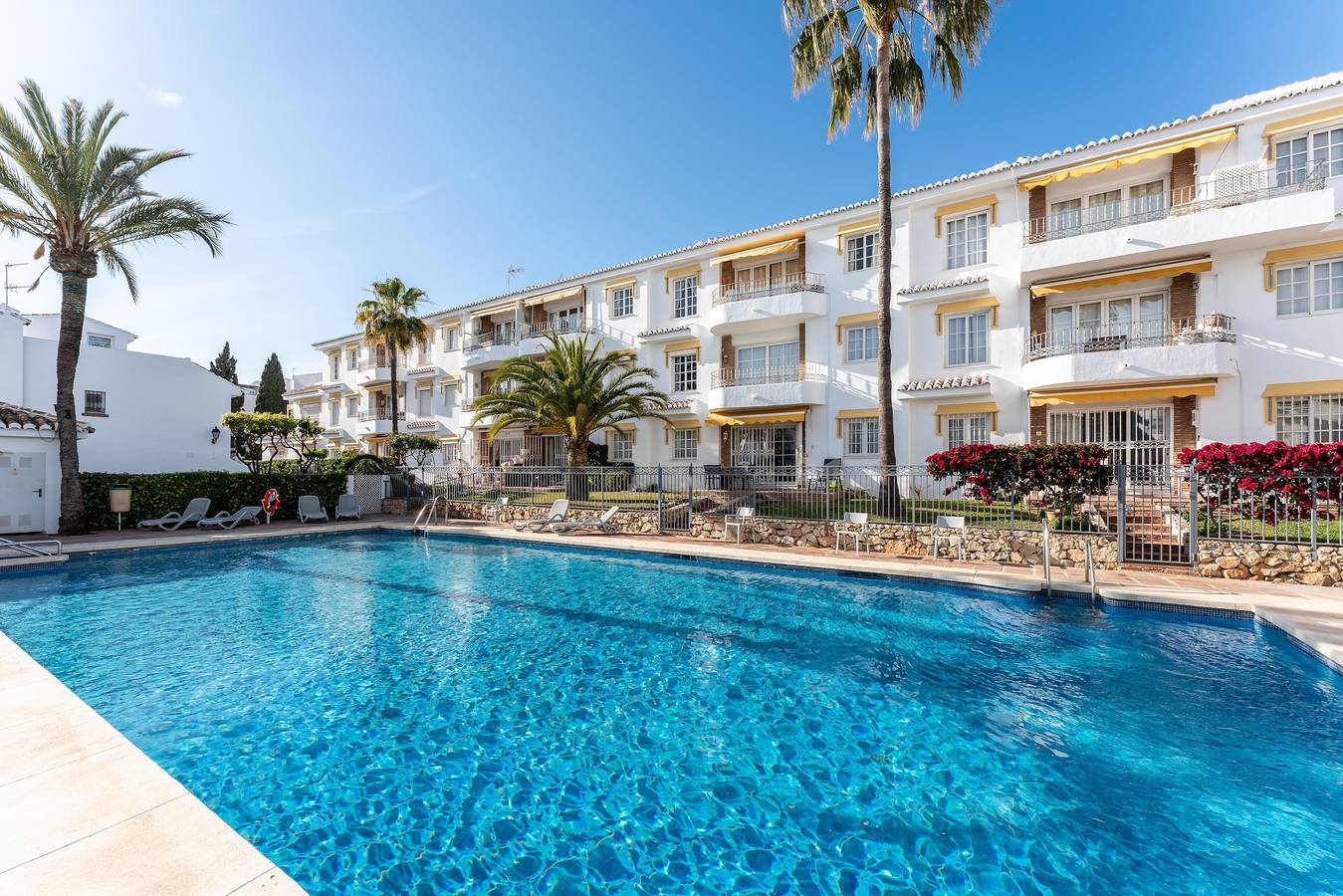 Apartamento 'La Cala Mijas Playa Club' con vistas al mar, Wi-Fi y aire acondicionado. in La Cala de Mijas, Mijas