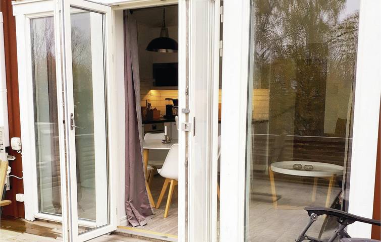 Hus för 4 Personer med terass in Starkeryd, Linnesjön