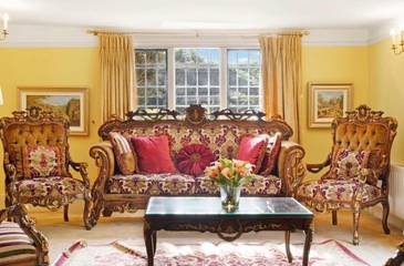 Villa for 17 People in Hillingdon, London, Photo 2