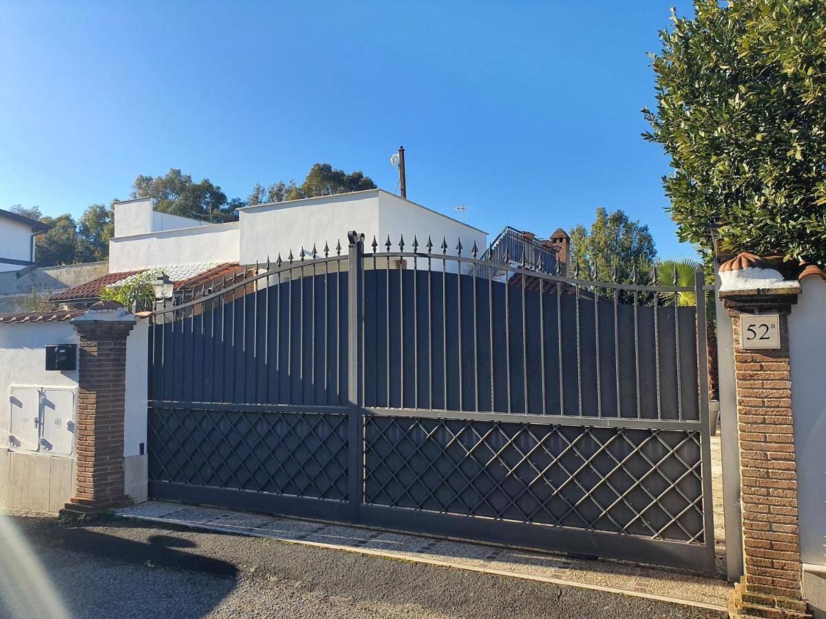 Three-Bedroom Villa in Roma, Provincia di Roma