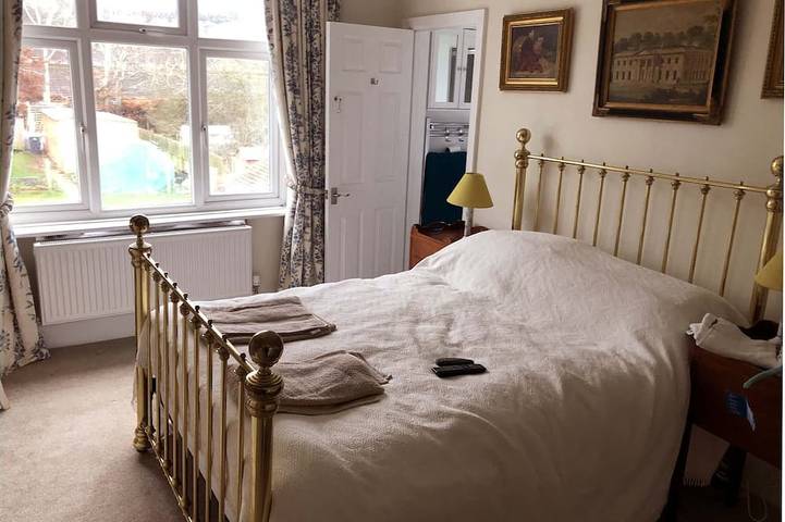 Residential 3 bed house on the Netherhampton Road with large garden in Salisbury, Wiltshire
