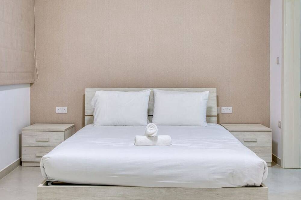 Ganze Wohnung, Feel at Home in Mellieha with Rooftop Pool & Views in il-Mellieha, Mellieha