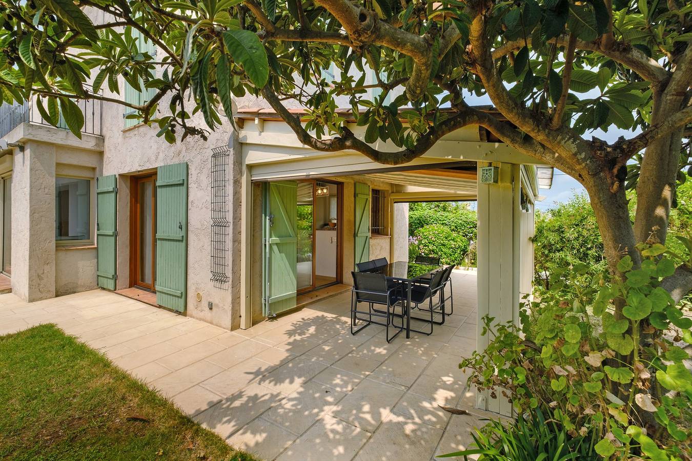 Maison de vacances 6 personnes avec piscine privée et jardin. in Cagnes-sur-Mer, Côte méditerranéenne (France)