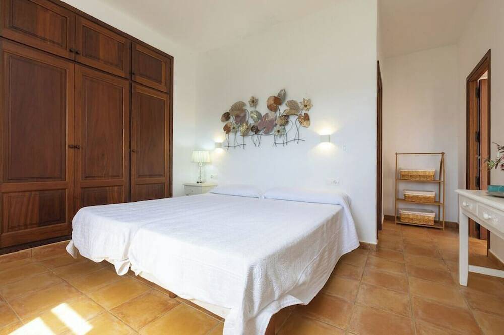 Villa 5 bedrooms and 4 bathrooms, pool and garden 5 minutes from the beach in Sant Agustí des Vedrà, Sant Josep de sa Talaia