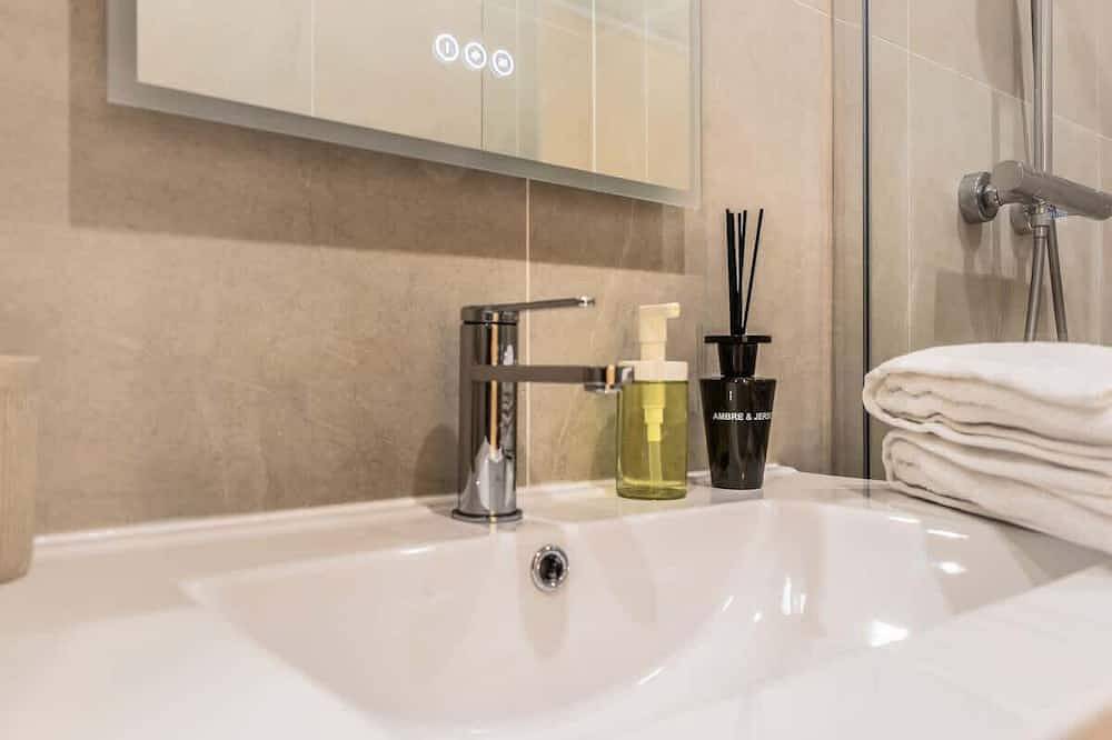 Apartamento entero, Chatillon · Renovated apartment ~ Chatillon in Châtillon, Altos del Sena