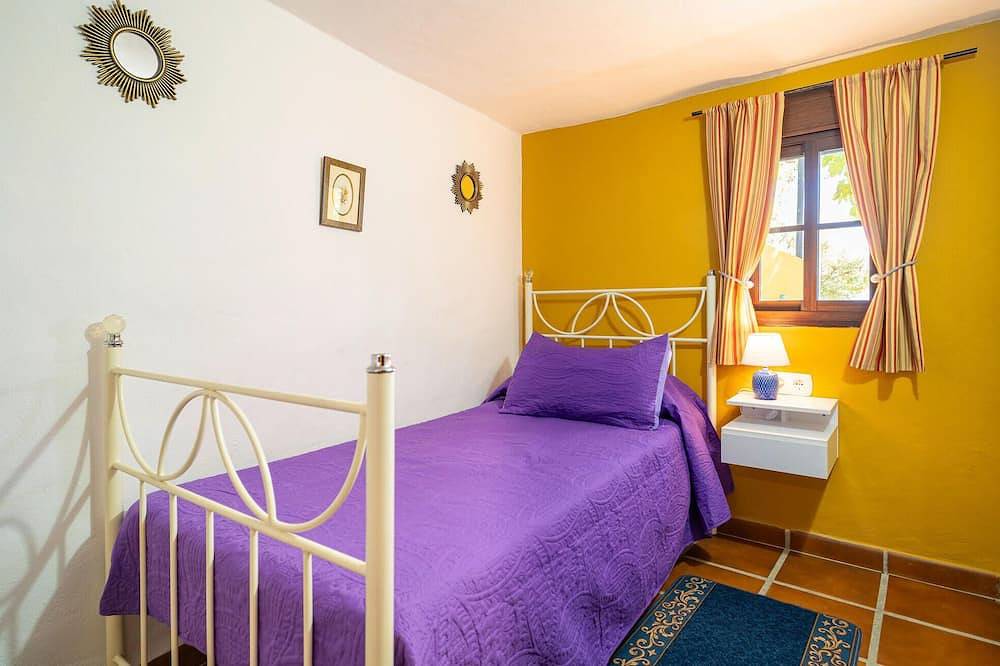 Awesome cottage in Algatocín with Wifi in Algatocín, Málaga Province