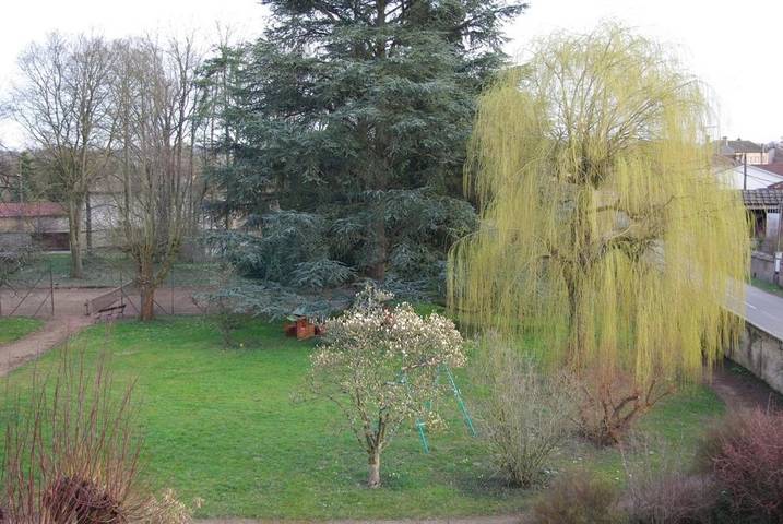 Location de vacances pour 2 personnes, avec jardin ainsi que piscine et vue dans Belleville-en-Beaujolais - 2