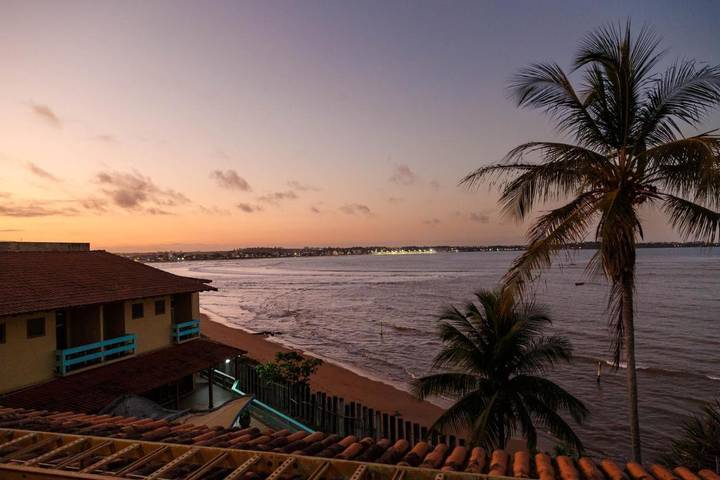 Pousadas para 4 pessoas, com jardim e piscina infantil e ainda piscina em Nova Almeida