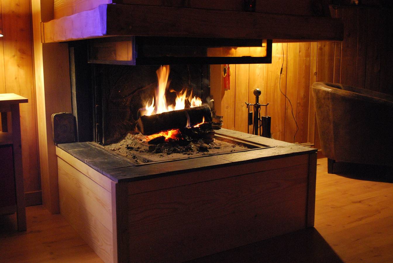 Chalet chaleureux à Ax-les-Thermes avec vue sur la montagne in Pyrénées