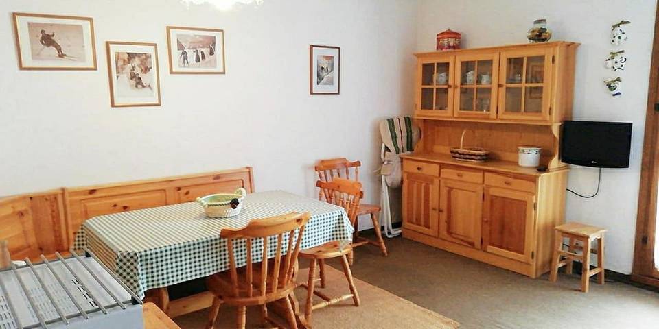 Gîte pour 6 personnes, avec vue et balcon à Cesana Torinese
