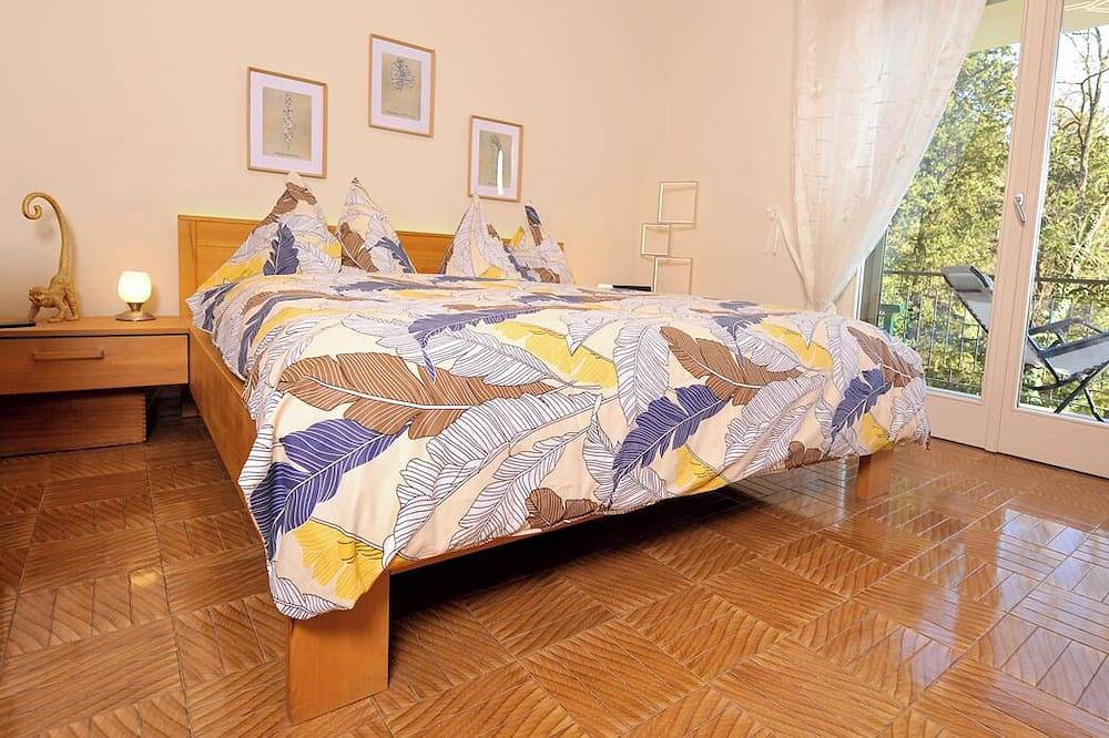 Villa im Grünen mit 2 Wohnungen, Privatschwimmbad, Partyraum und Seeblick in Maderno, Toscolano-Maderno