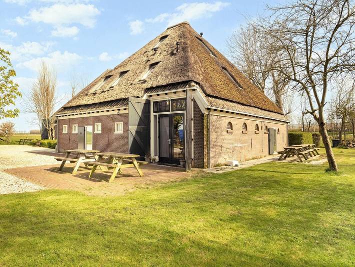 Ferienhaus für 22 Personen, mit Terrasse und Garten in Schagen