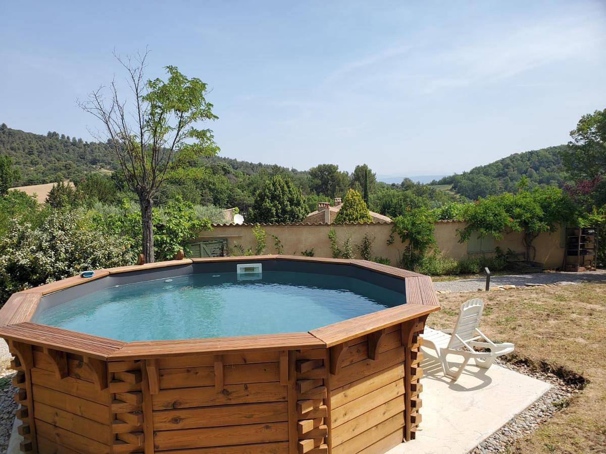Three-Bedroom House in Villeneuve, Parc naturel régional du Luberon