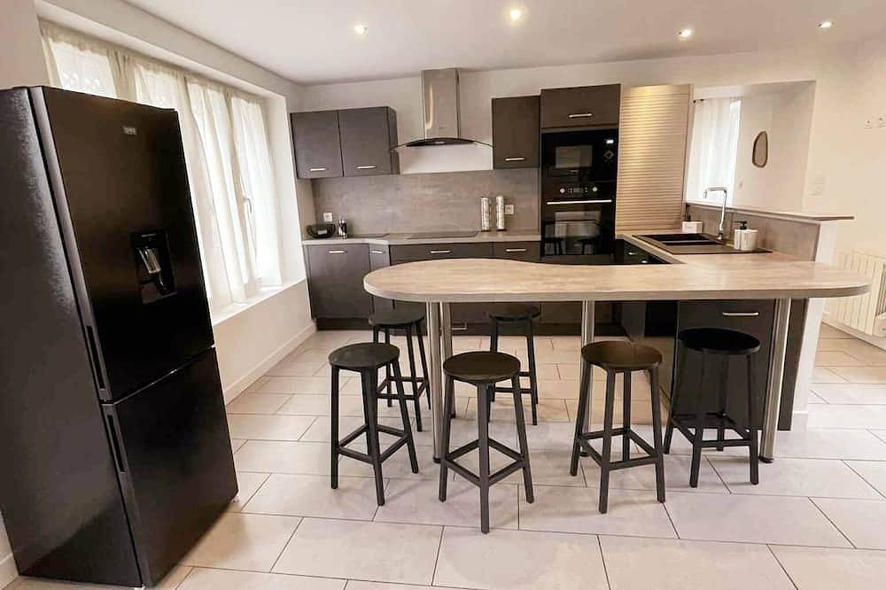 Gîte-Familiar-Baño privado con bañera-Vista al Jardín in Saint-Martin-des-Marais, Región de Caen
