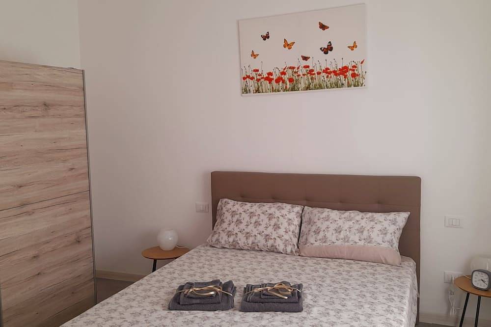 Entire apartment, Corte Veneta vacation home in Castelnuovo del Garda, Garda Mountains