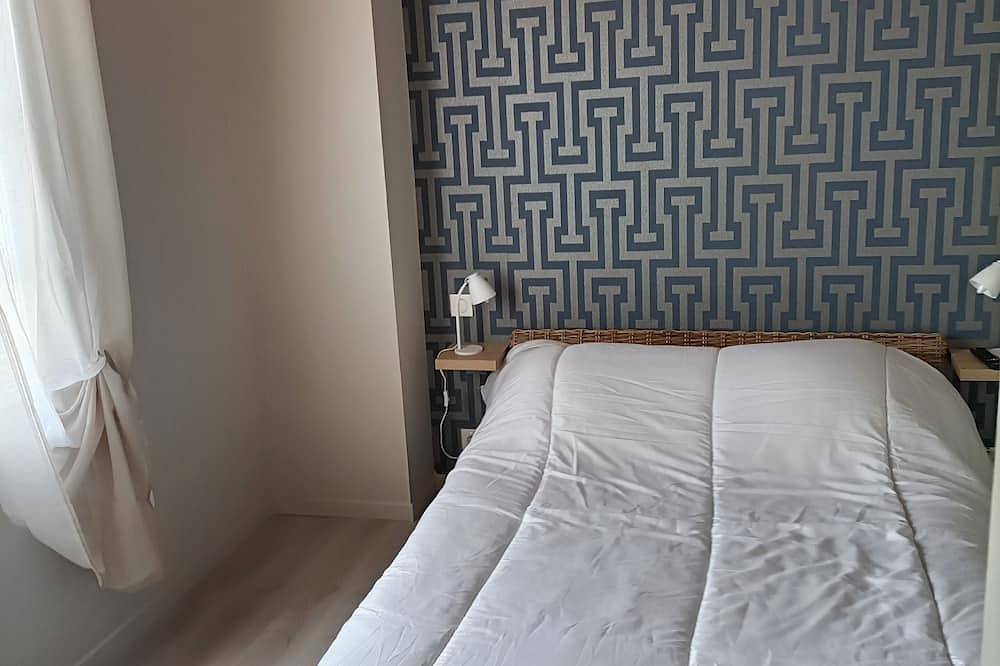 Large recent vacation home in Saint-Denis-d'Oléron, Côte de Beauté