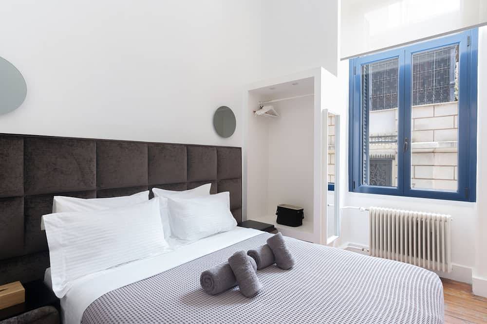 Art Pantheon Deluxe Suite in Plaka • Acropolis area in Central Section of Athens, Athens
